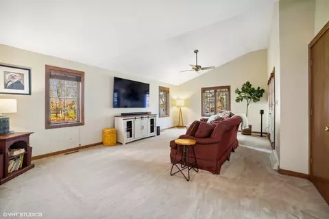 348 S 3rd St, Dekalb, IL 60115 photo 9