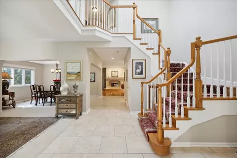 1382 Medinah Dr, Itasca, IL 60143 photo 2
