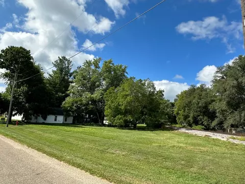 107 S Fuller St, Kenney, IL 61749