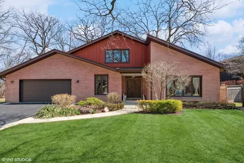 3905 Rugen Rd, Glenview, IL 60025