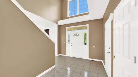 557 Donna Ave, Aurora, IL 60505 photo 7