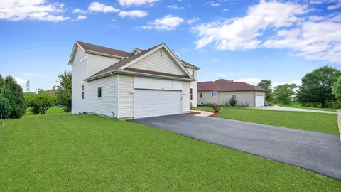 557 Donna Ave, Aurora, IL 60505 photo 5