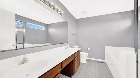 557 Donna Ave, Aurora, IL 60505 photo 25