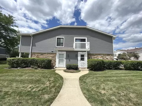 1000 Cleveland Ct, Vernon Hills, IL 60061