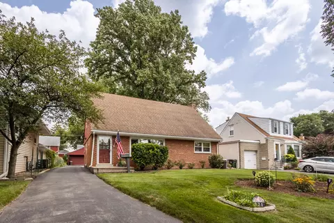 121 N Main St, Mount Prospect, IL 60056