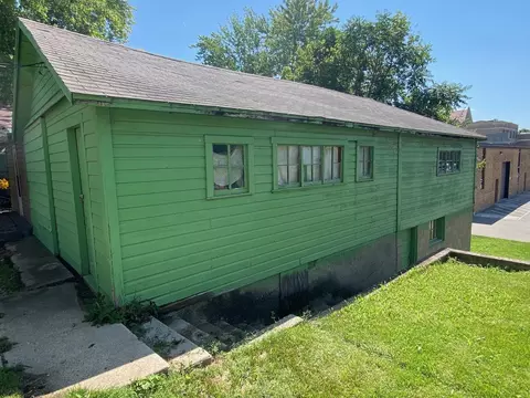 330 W Everett St, Dixon, IL 61021 photo 3
