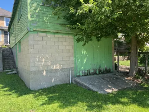 330 W Everett St, Dixon, IL 61021 photo 4