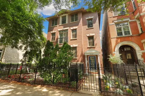 3131 N Racine Ave #1F, Chicago, IL 60657