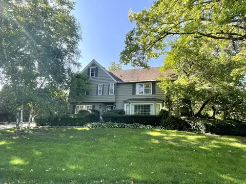 309 W 16th St, Sterling, IL 61081