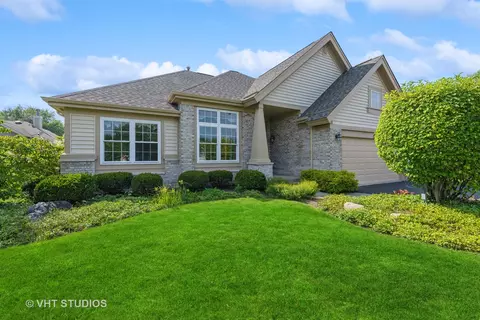 530 Bunker Hill Ct, Mundelein, IL 60060