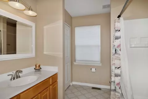 626 Wingpointe Dr, Aurora, IL 60506 photo 14