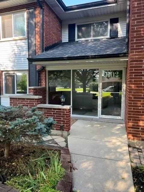 1102 N Dale Ave #1B, Arlington Heights, IL 60004