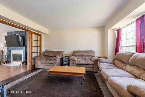 1920 Gleneagle Cir, Elgin, IL 60123 photo 4