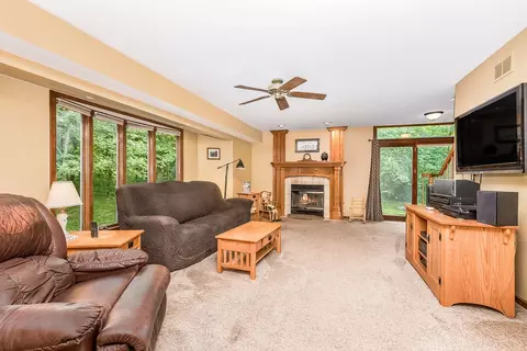 52 Chippewa Dr, Oswego, IL 60543 photo 6