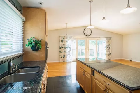 4275 Haman Ave, Hoffman Estates, IL 60192 photo 7