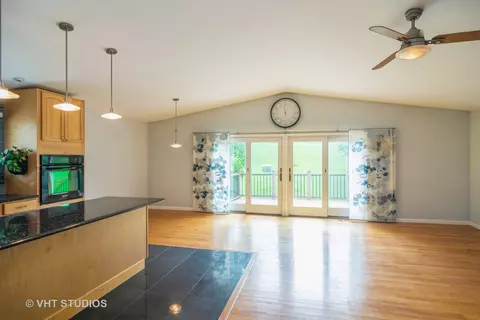 4275 Haman Ave, Hoffman Estates, IL 60192 photo 4