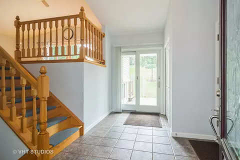 4275 Haman Ave, Hoffman Estates, IL 60192 photo 3