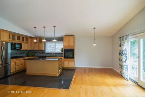4275 Haman Ave, Hoffman Estates, IL 60192 photo 9