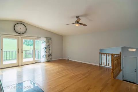 4275 Haman Ave, Hoffman Estates, IL 60192 photo 5