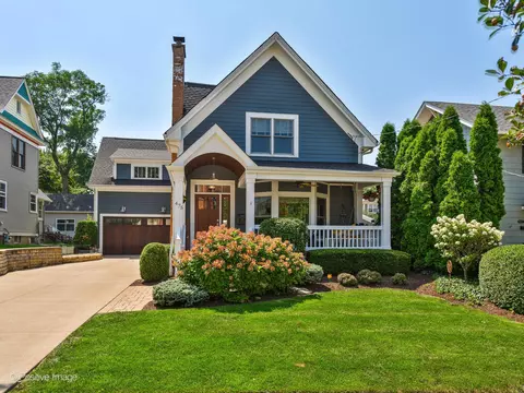 475 Hillside Ave, Glen Ellyn, IL 60137