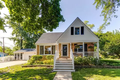 5 E Daniels Rd, Palatine, IL 60067