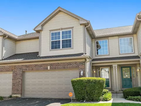 373 Gladstone Ln #60-2, Elgin, IL 60120