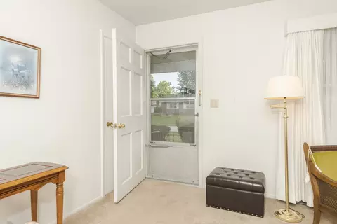 307 Garfield Dr, Bloomington, IL 61701 photo 3