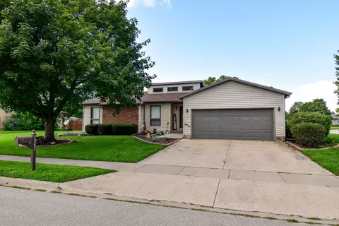 1207 E Blackhawk Pl, Pontiac, IL 61764