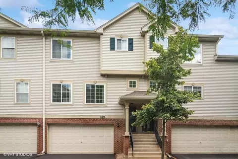 169 Monarch Dr, Streamwood, IL 60107