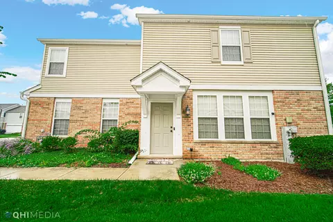 561 Springbrook Trl N, Oswego, IL 60543 photo 3