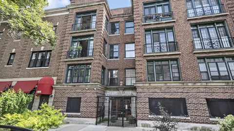 1207 W Farwell Ave #3, Chicago, IL 60626