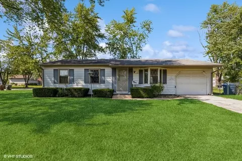 215 E Center St, Glenwood, IL 60425