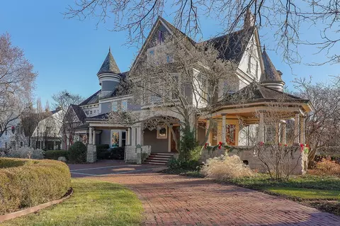 8 E 3rd St, Hinsdale, IL 60521