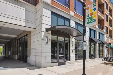 850 Village Center Dr #406, Burr Ridge, IL 60527