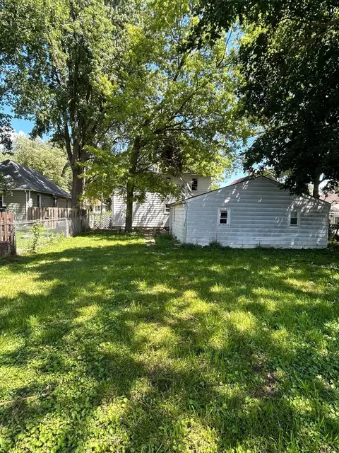 Undisclosed, Canton, IL 61520 photo 13