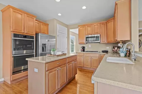 2507 Edgewater Dr, Elgin, IL 60124 photo 11