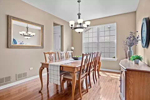 2507 Edgewater Dr, Elgin, IL 60124 photo 9