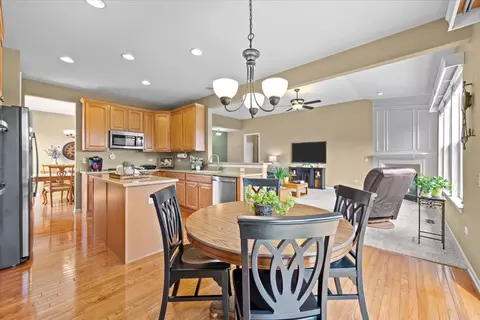2507 Edgewater Dr, Elgin, IL 60124 photo 14