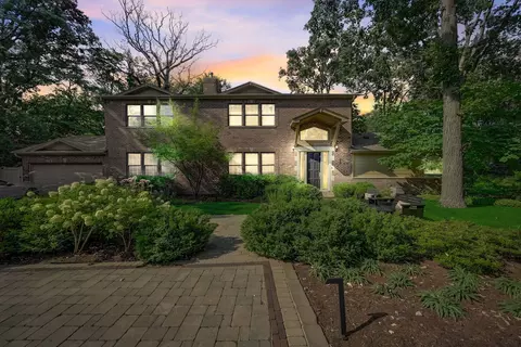 2760 Deerfield Rd, Riverwoods, IL 60015