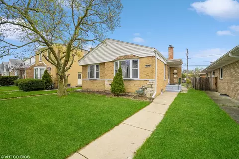 5051 Jarlath Ave, Skokie, IL 60076