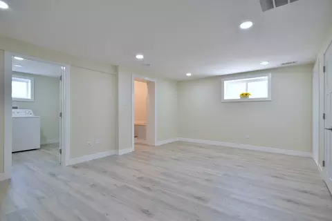 1052 E Prairie Ave, Des Plaines, IL 60016 photo 27