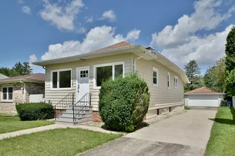 1052 E Prairie Ave, Des Plaines, IL 60016