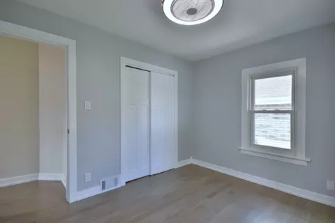 1052 E Prairie Ave, Des Plaines, IL 60016 photo 18