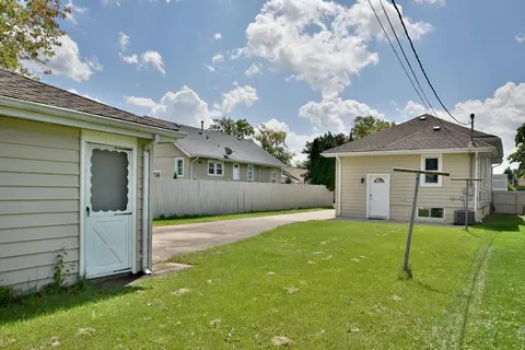 1052 E Prairie Ave, Des Plaines, IL 60016 photo 31
