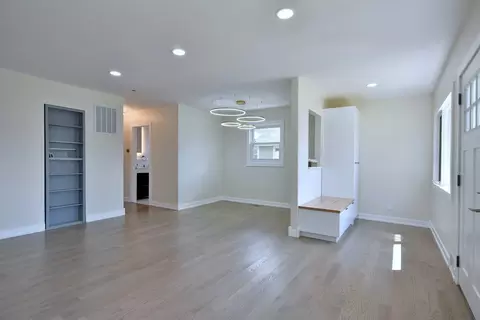 1052 E Prairie Ave, Des Plaines, IL 60016 photo 7