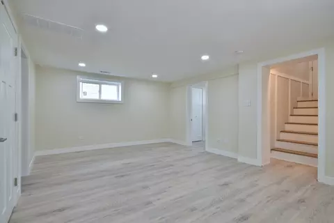 1052 E Prairie Ave, Des Plaines, IL 60016 photo 28