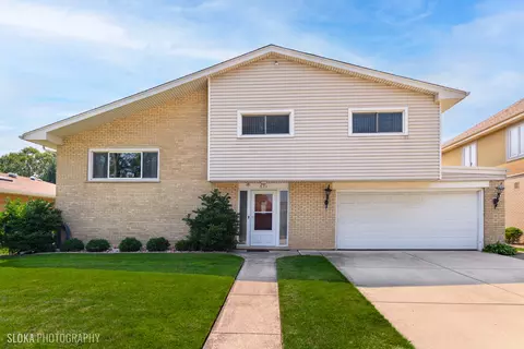 571 W Kathleen Dr, Des Plaines, IL 60016