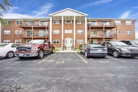 6135 W 94th St #A7, Oak Lawn, IL 60453