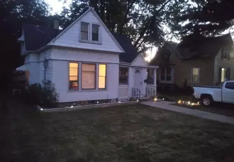 419 Van Buren Ave, Dixon, IL 61021