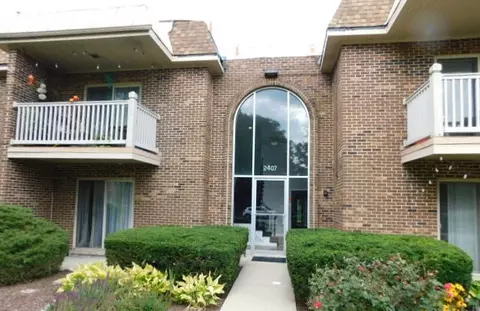 2407 N Kennicott Dr #2C, Arlington Heights, IL 60004
